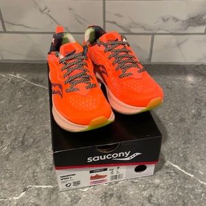 BRAND NEW - Saucony Endorphin Speed 2